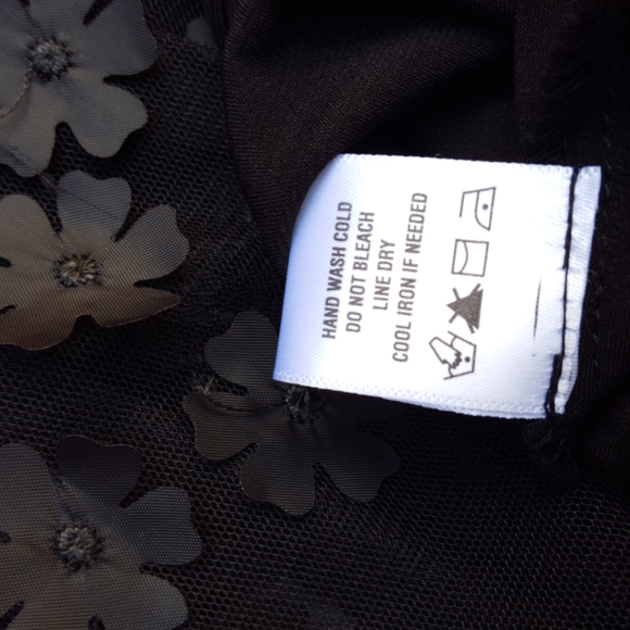 NWT Beautiful MSK Asymmetrical Top W/ Chiffon Overlay and 3D Flower Detail - Picture 7 of 7